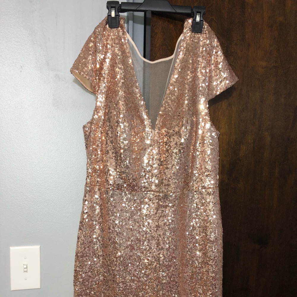 Seqiun Dress